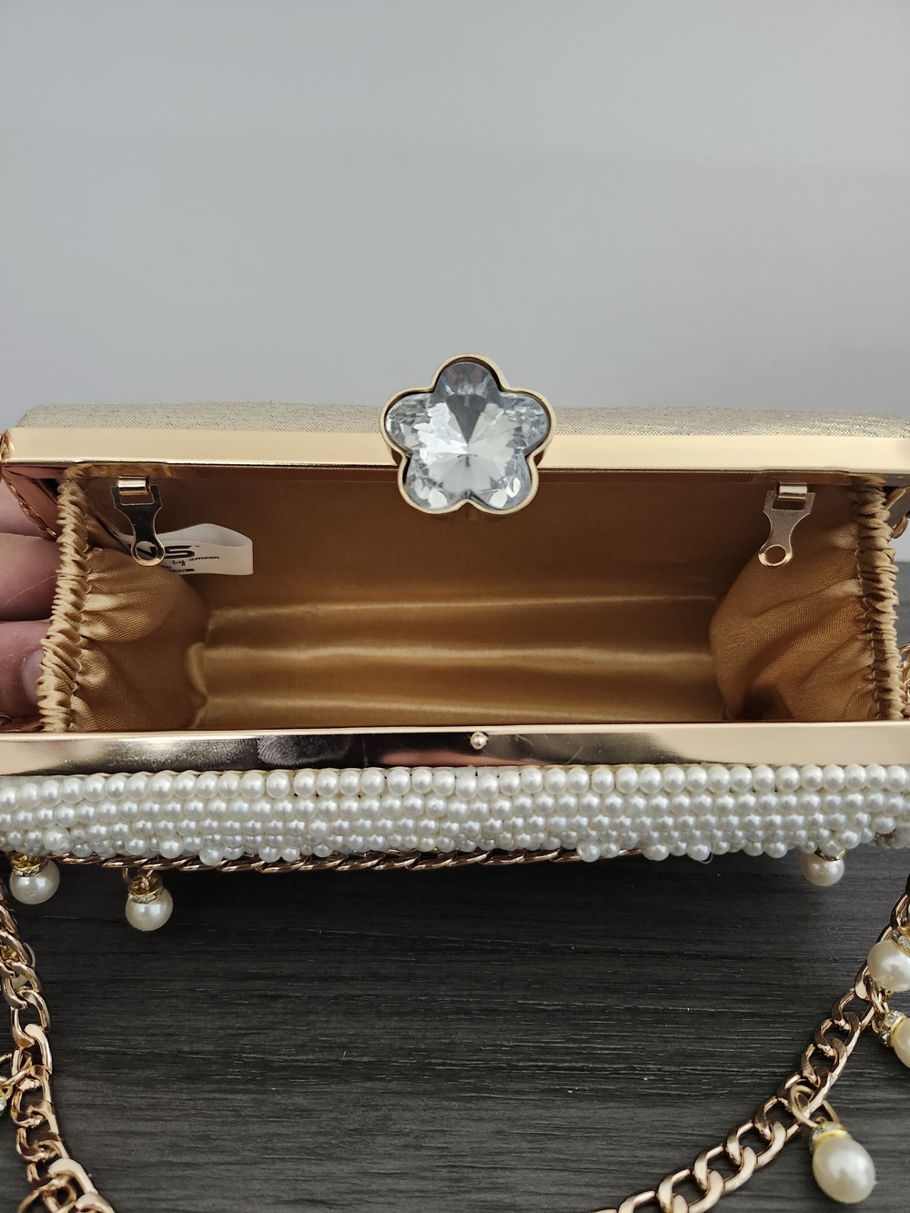 Pearl-Embellished Ivory Floral Evening Clutch with Chain - Picture 6 of 8